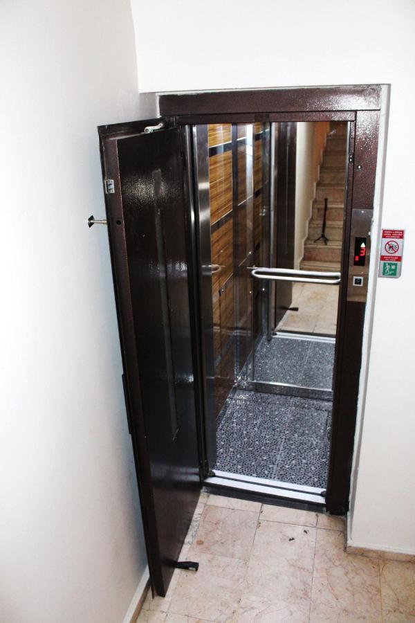 White Crown Apartman Ve Yasam Merkezi Estambul Exterior foto